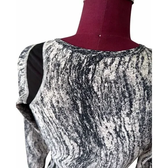 Lululemon Water: Sun Runner 1/2 ZipTexture Twist White Black - Picture 8 of 10